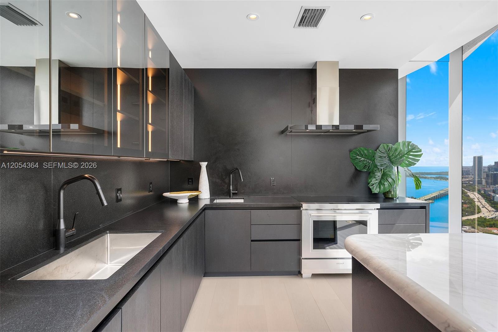 175 SE 25th Rd # 4001 Unit: PH-4001