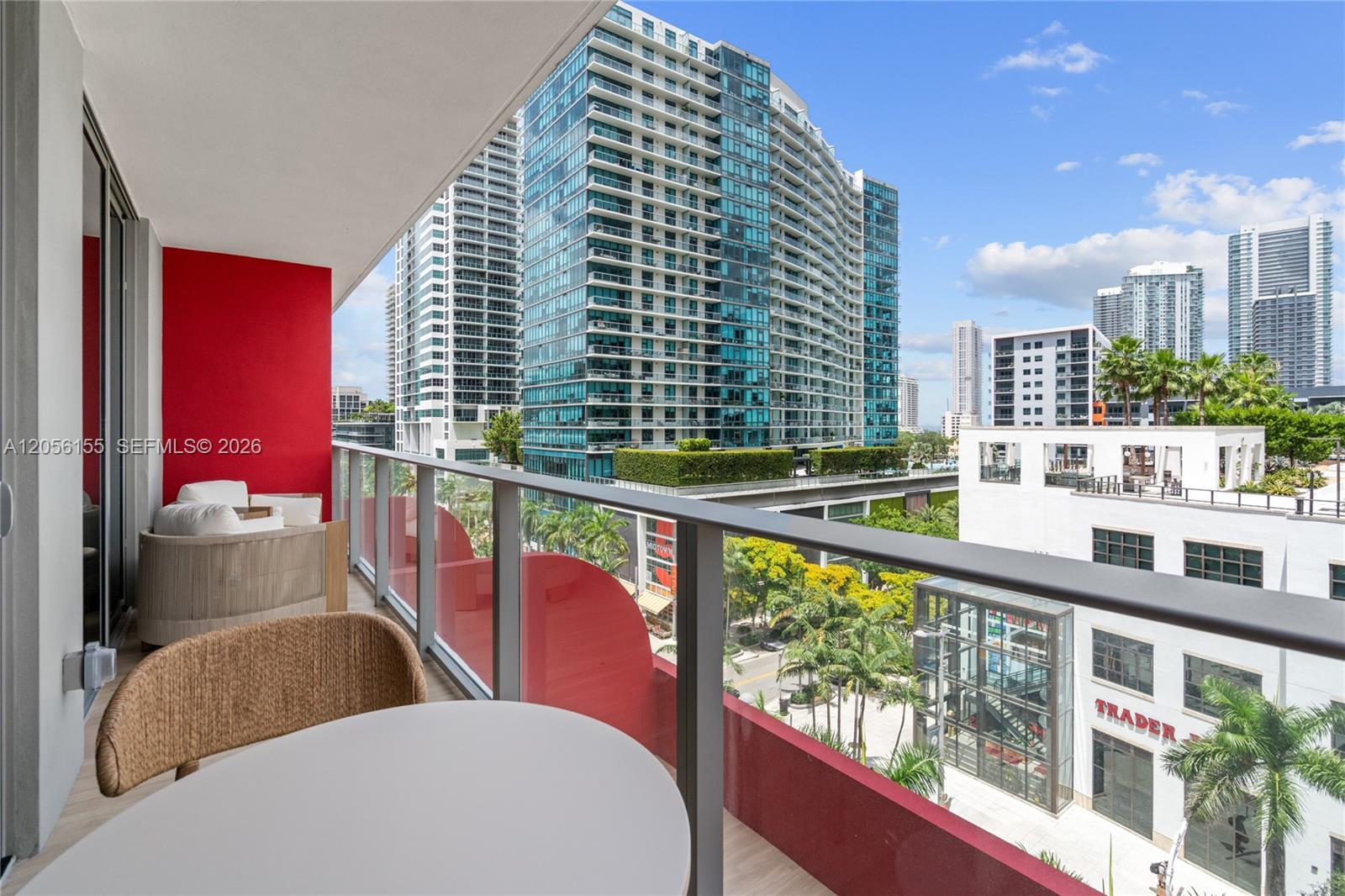 90 NE 32nd St # 806
