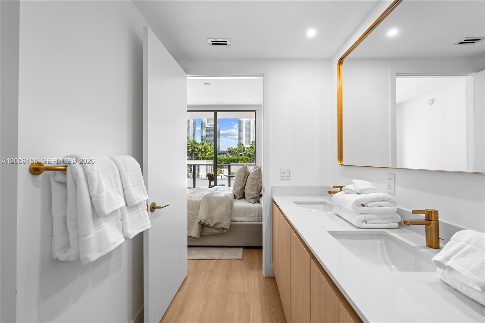 90 NE 32nd St # 806