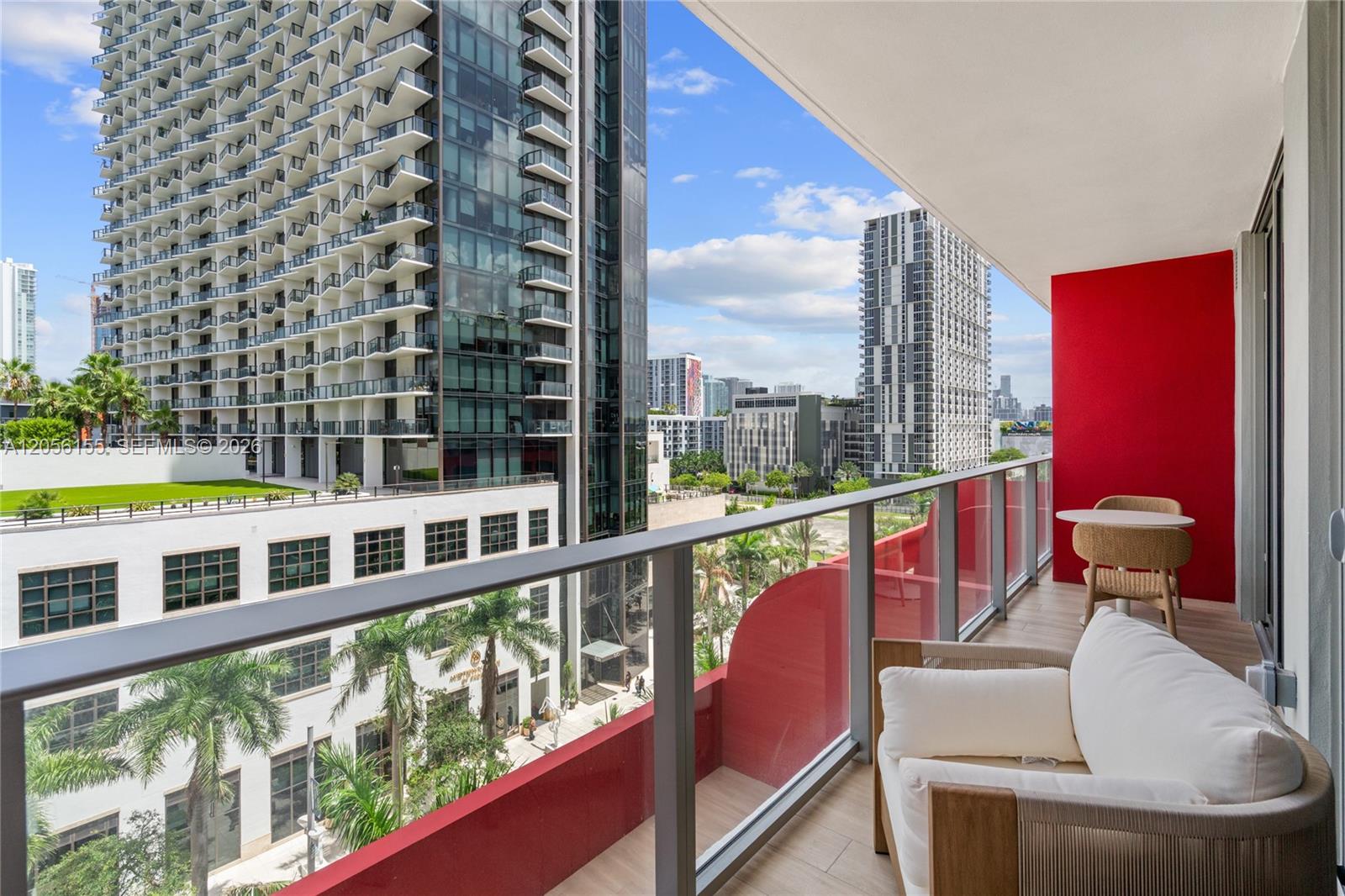 90 NE 32nd St # 806