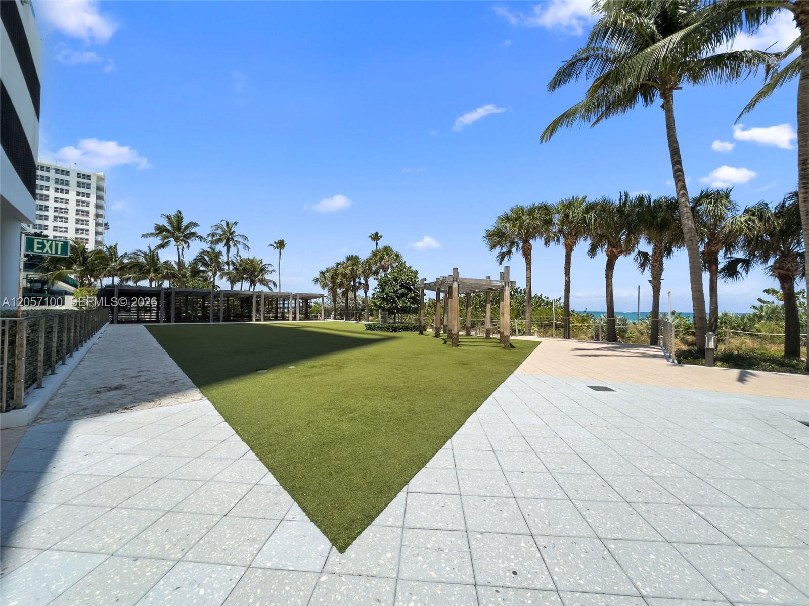 6799 Collins Ave # 1103