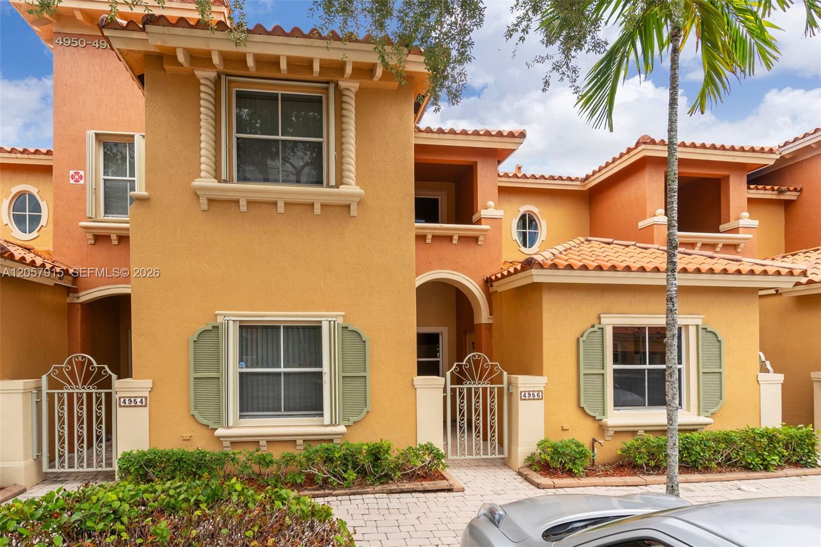 4956 Leeward Ln # 3804