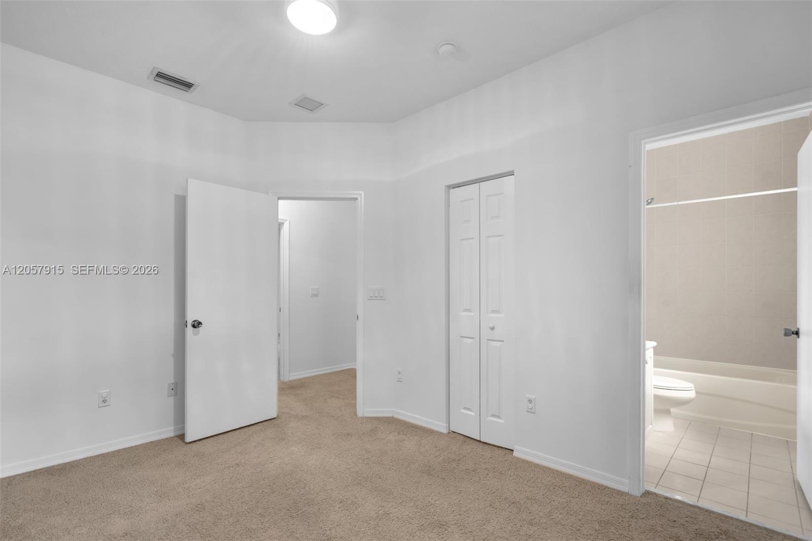 4956 Leeward Ln # 3804