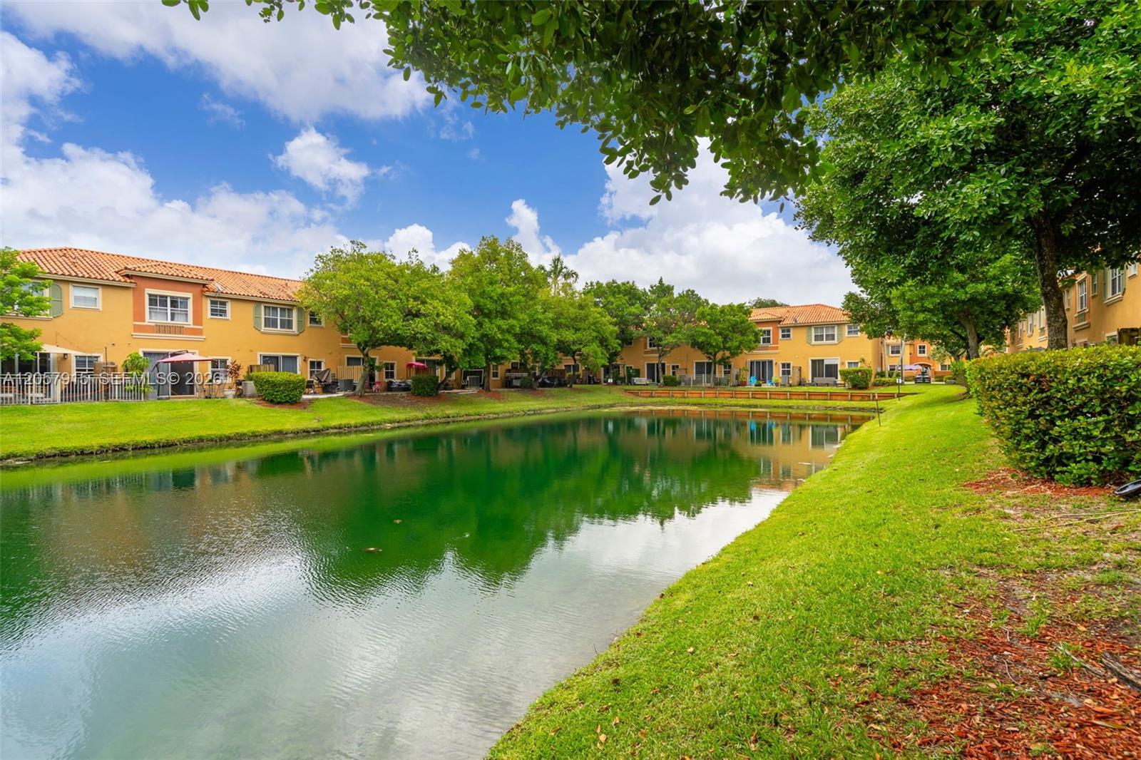 4956 Leeward Ln # 3804