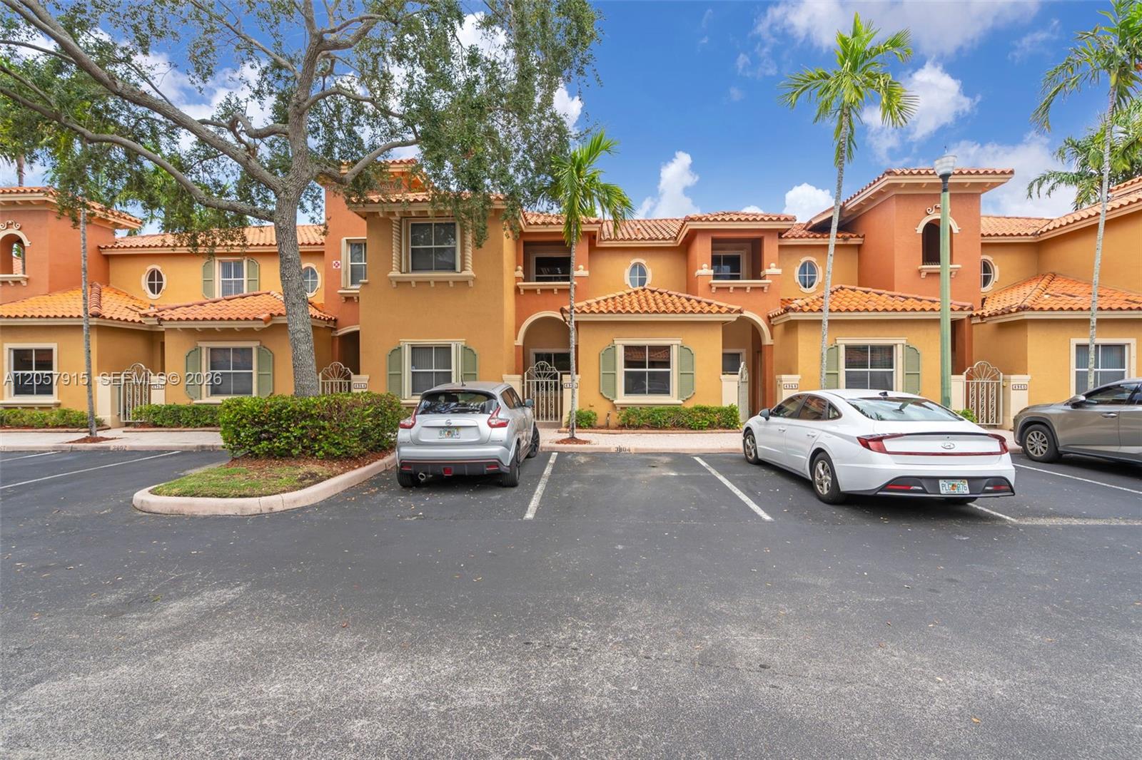 4956 Leeward Ln # 3804