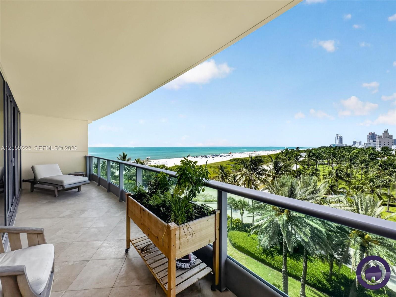1455 Ocean Dr # 704