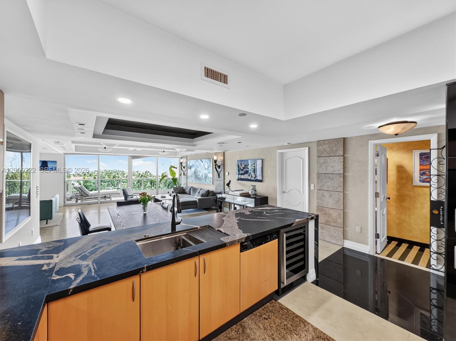 1455 Ocean Dr # 704