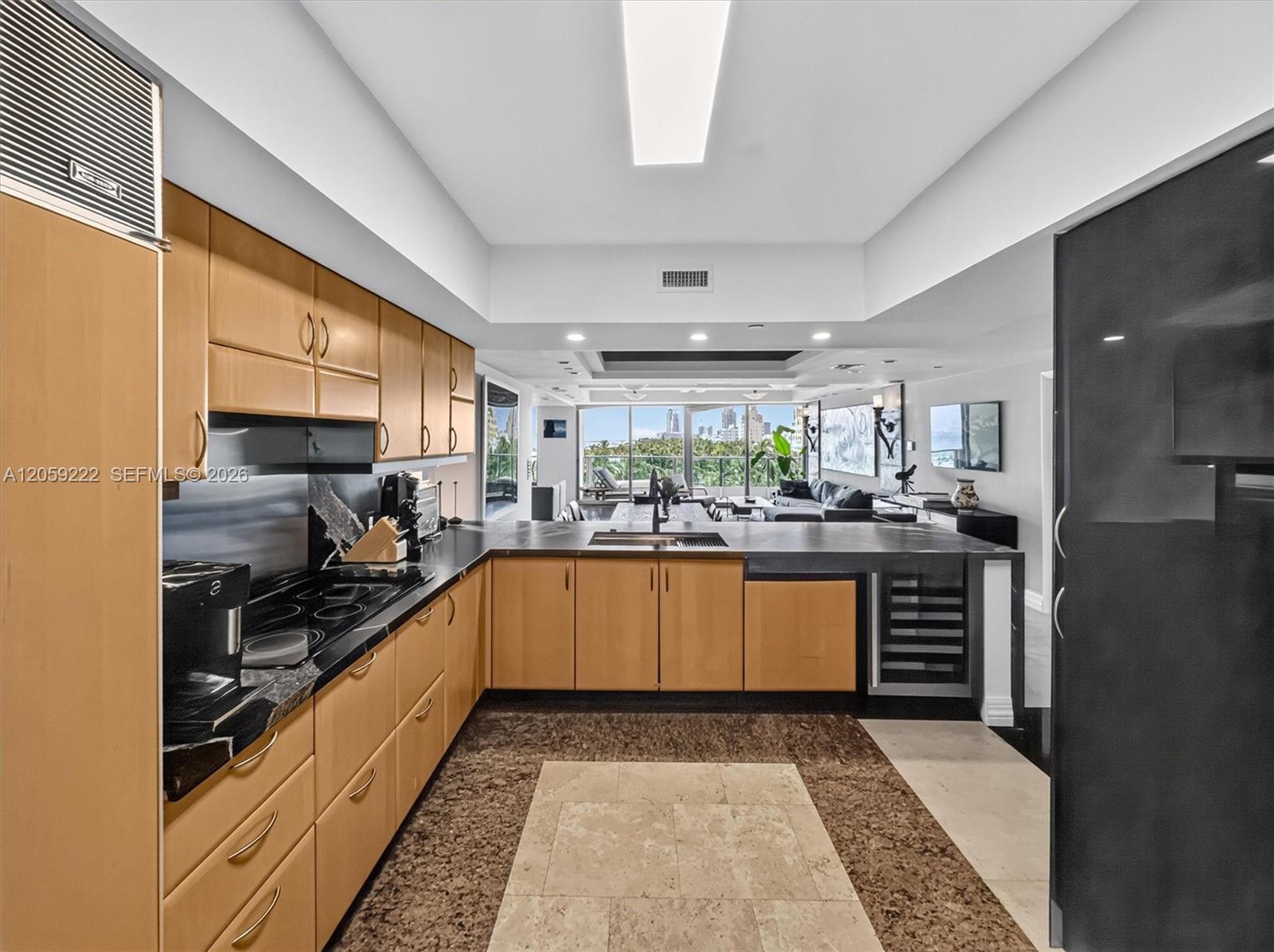 1455 Ocean Dr # 704