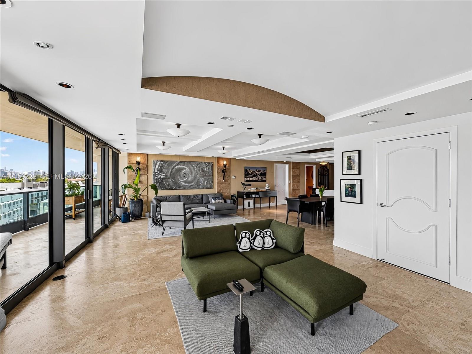 1455 Ocean Dr # 704