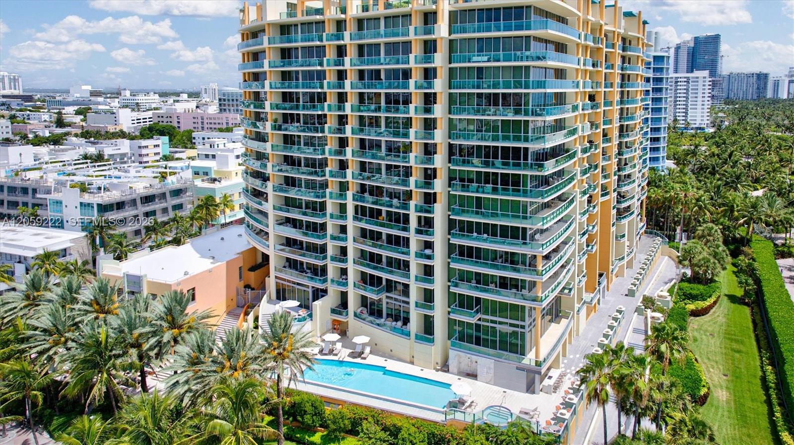 1455 Ocean Dr # 704