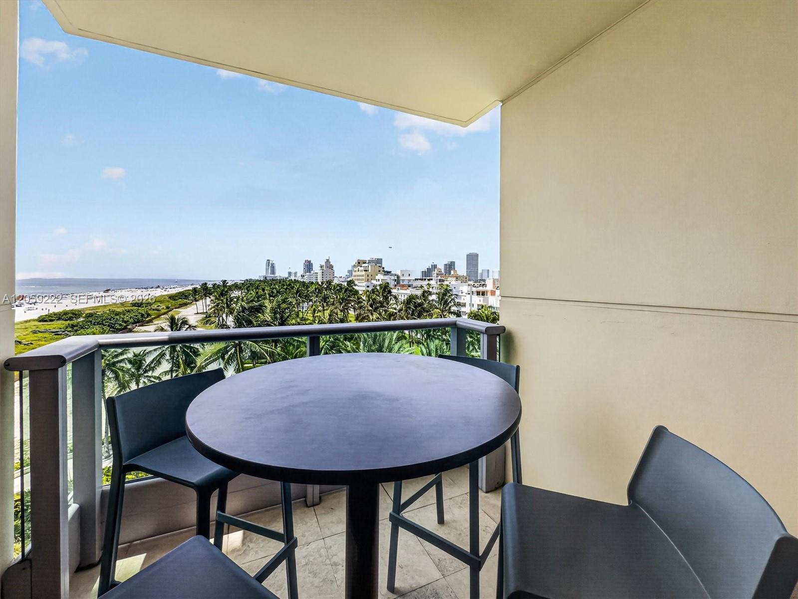 1455 Ocean Dr # 704