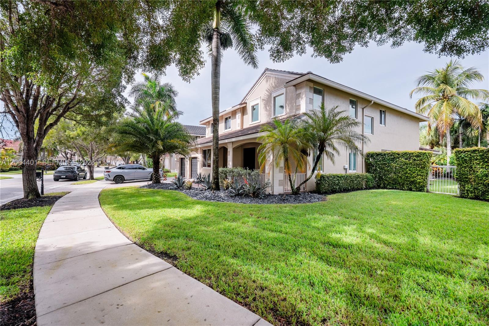 3917 Heron Ridge Ln