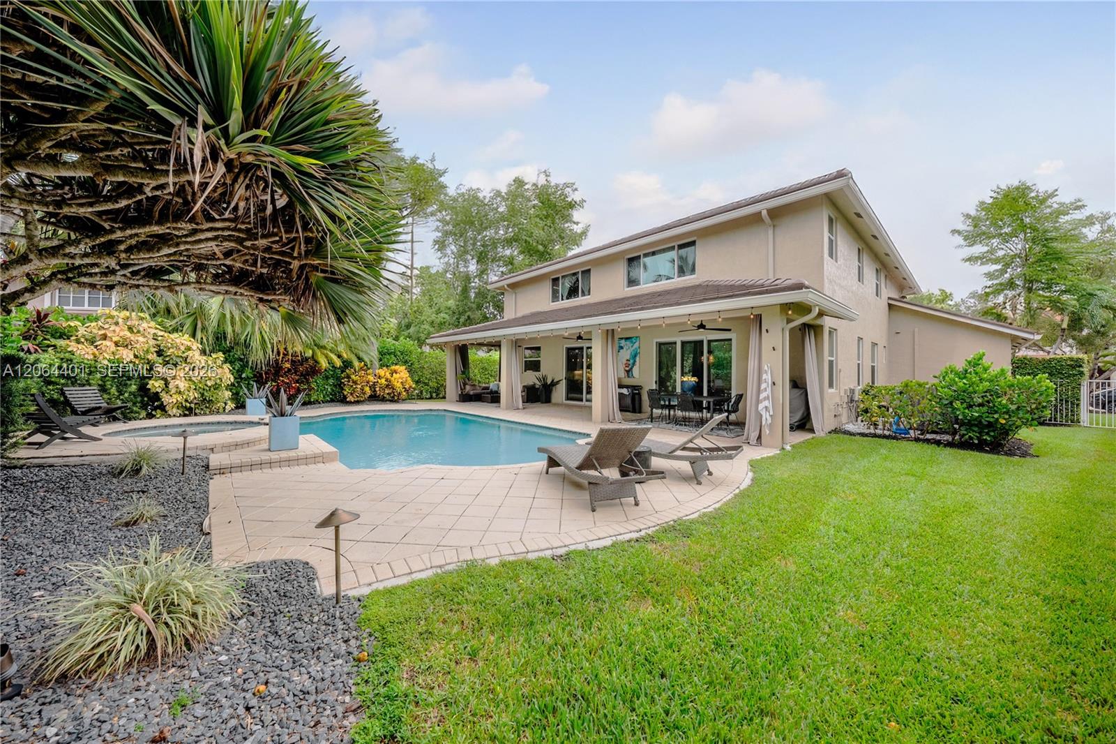 3917 Heron Ridge Ln