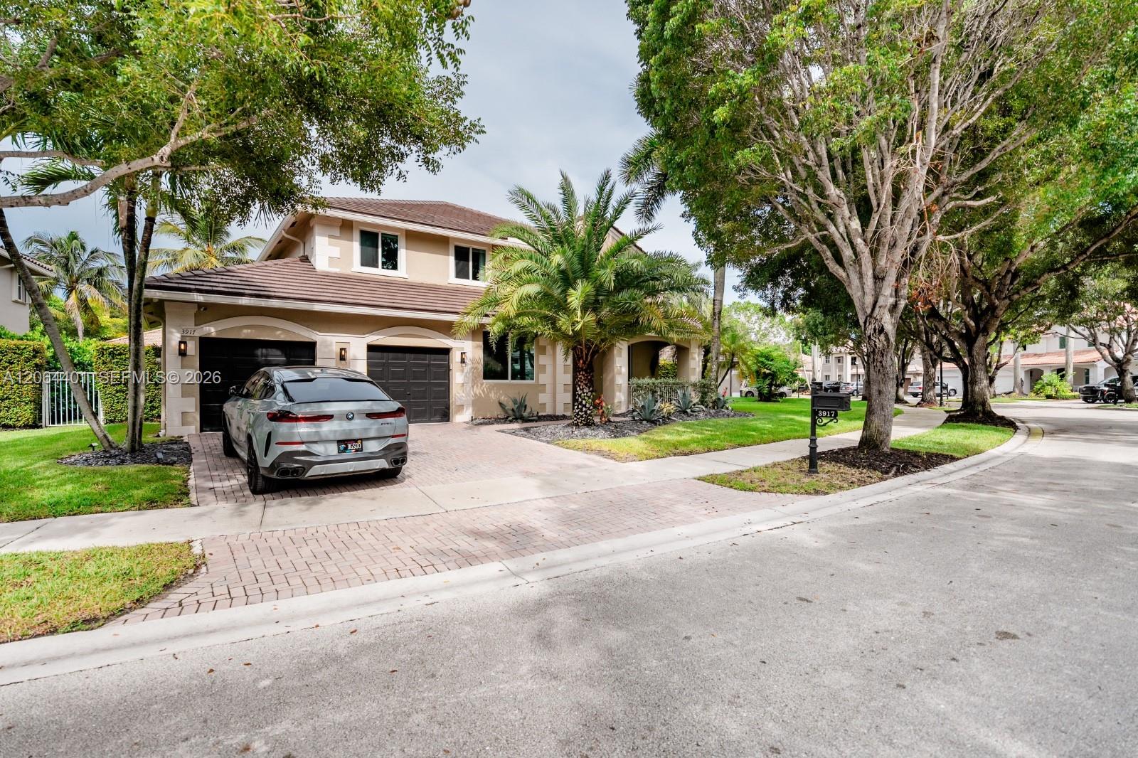 3917 Heron Ridge Ln