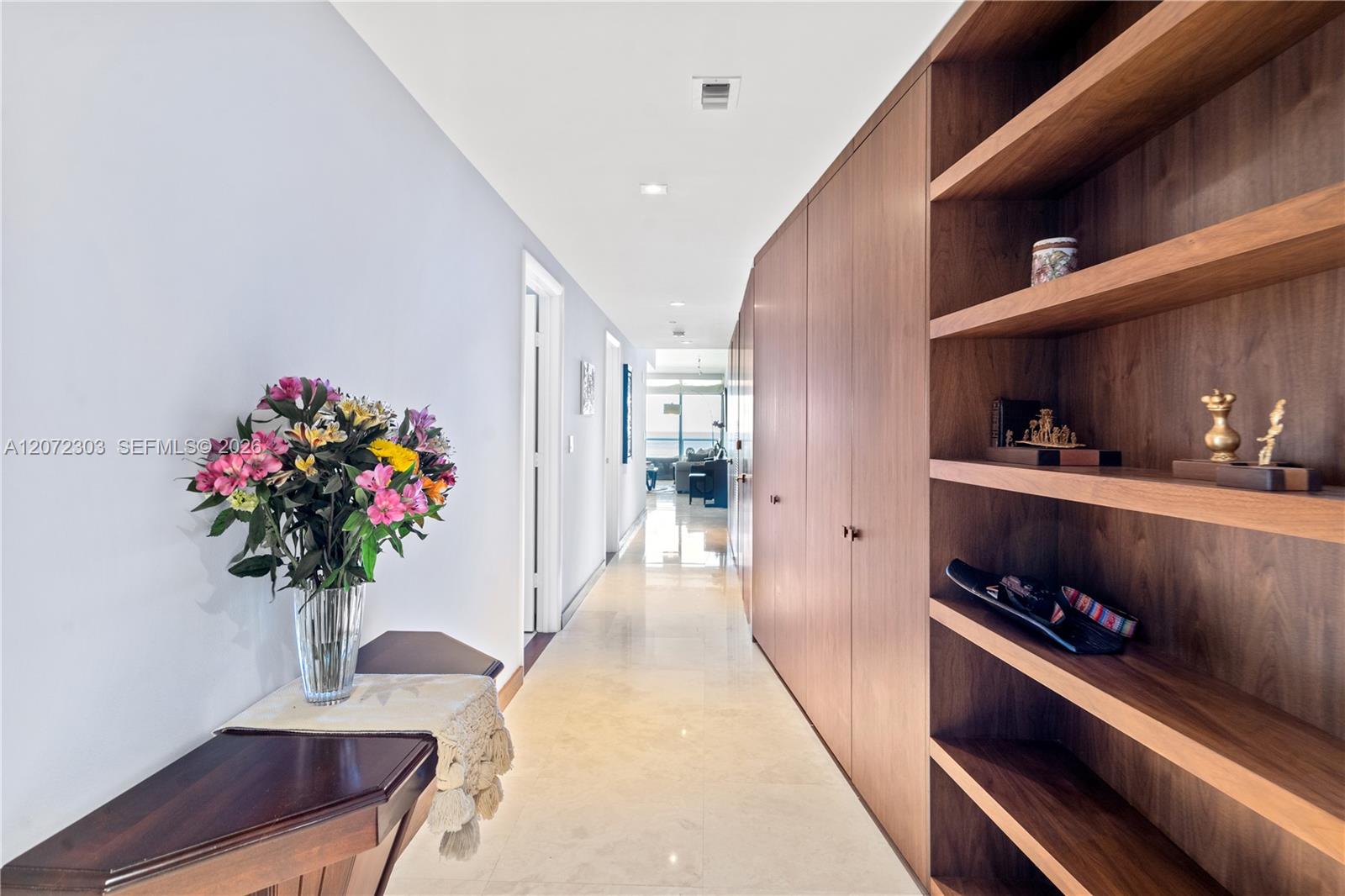 3737 Collins Ave # 701 Unit: S-701