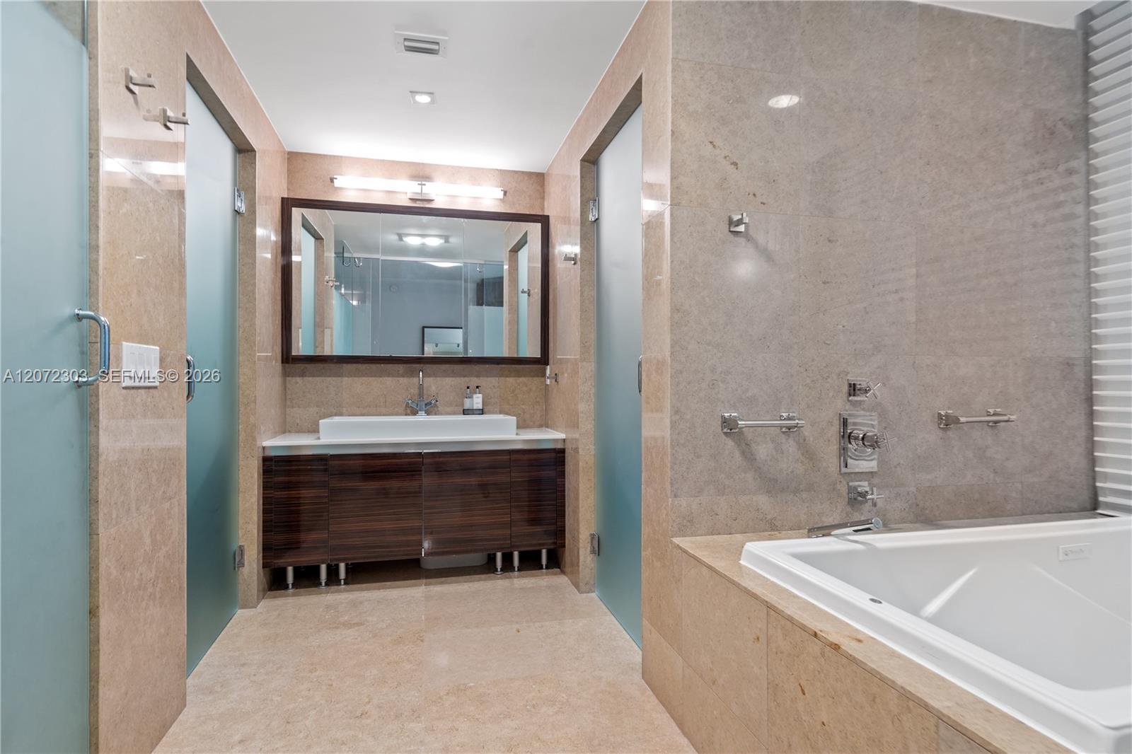 3737 Collins Ave # 701 Unit: S-701