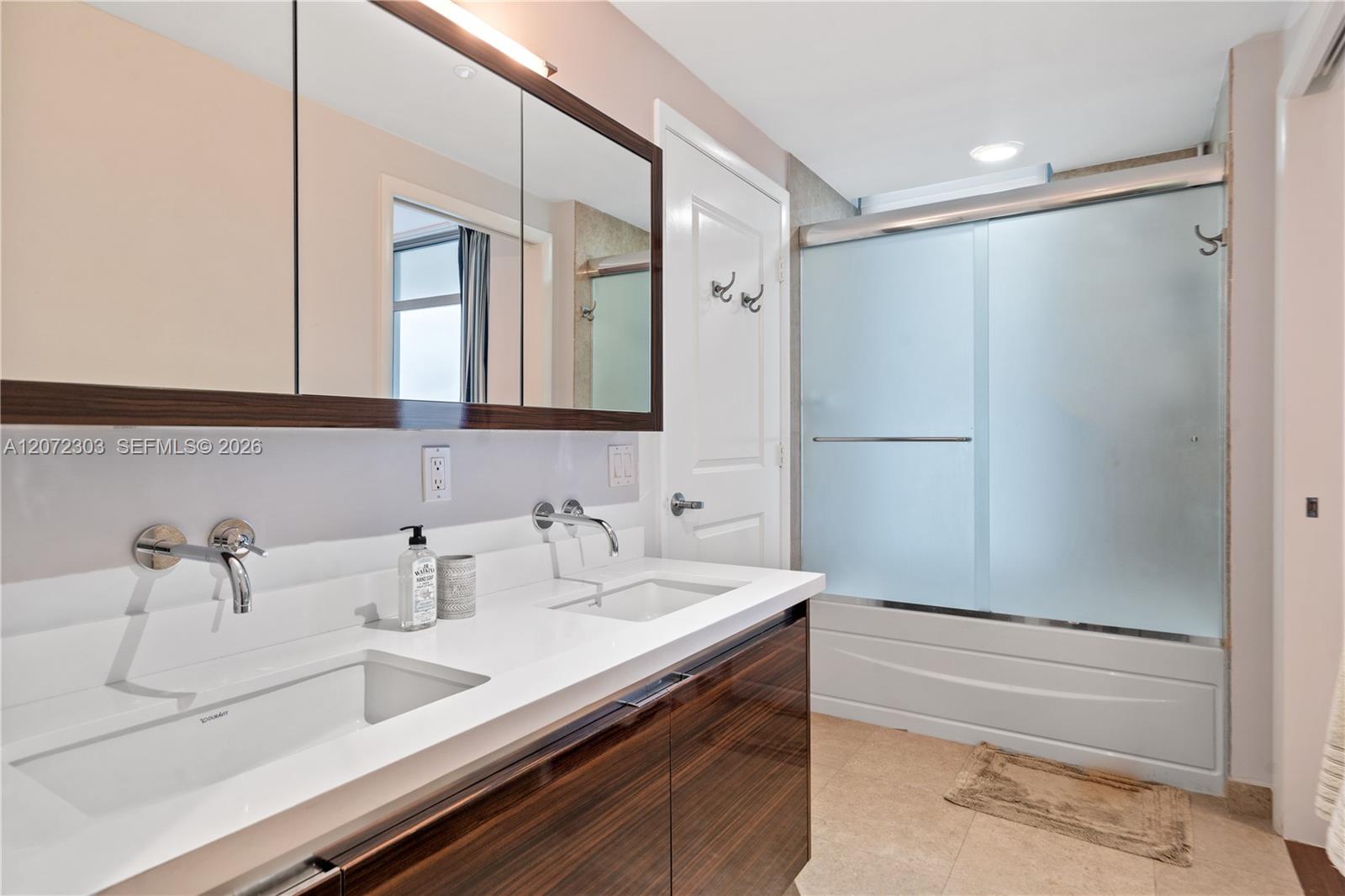 3737 Collins Ave # 701 Unit: S-701