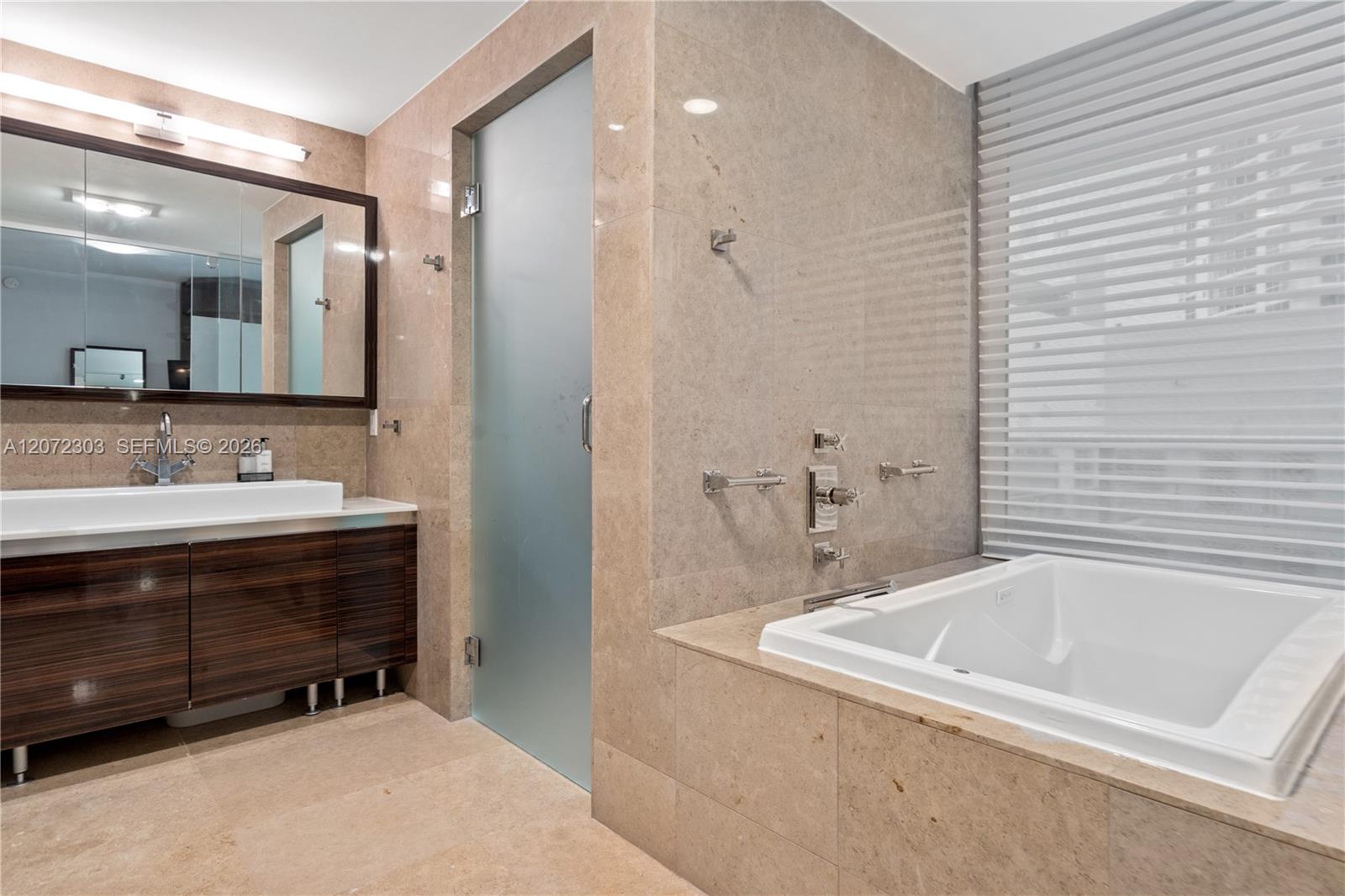 3737 Collins Ave # 701 Unit: S-701
