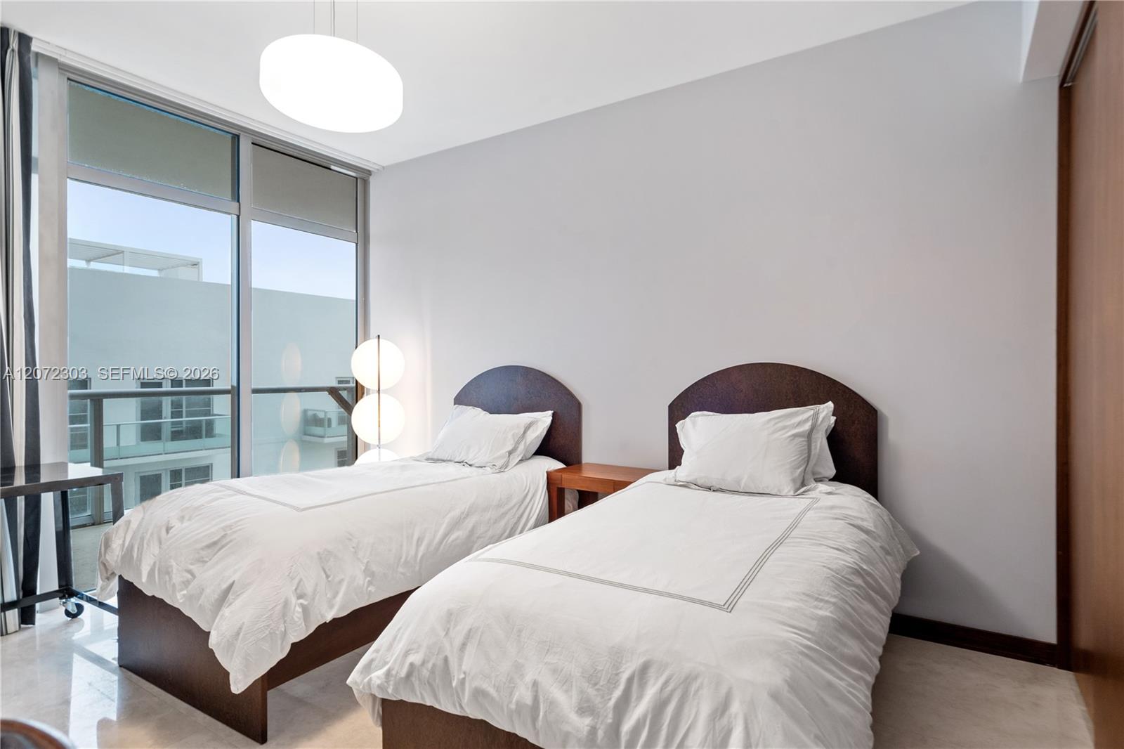 3737 Collins Ave # 701 Unit: S-701