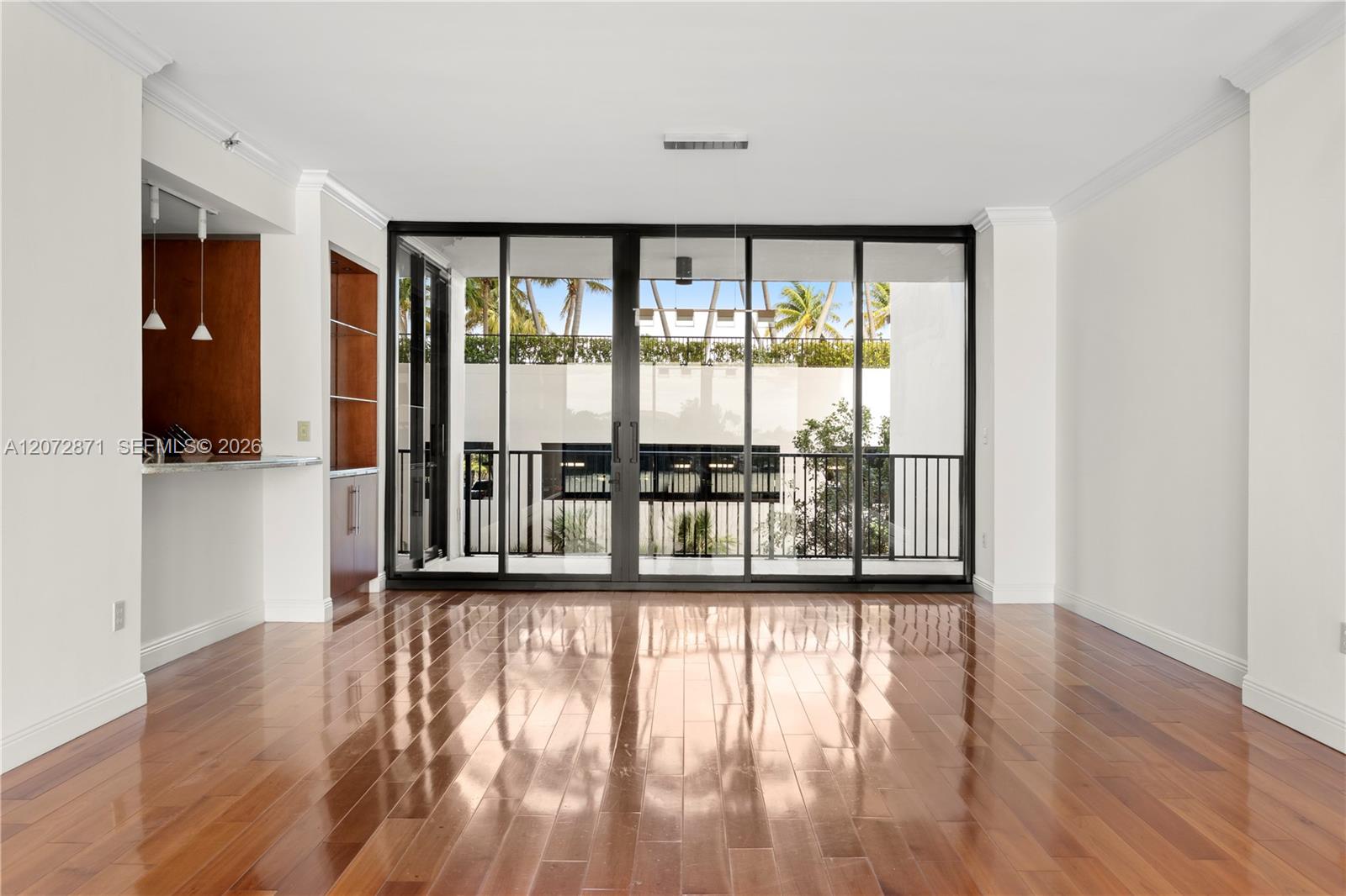 1000 Venetian Way Unit: 301/303