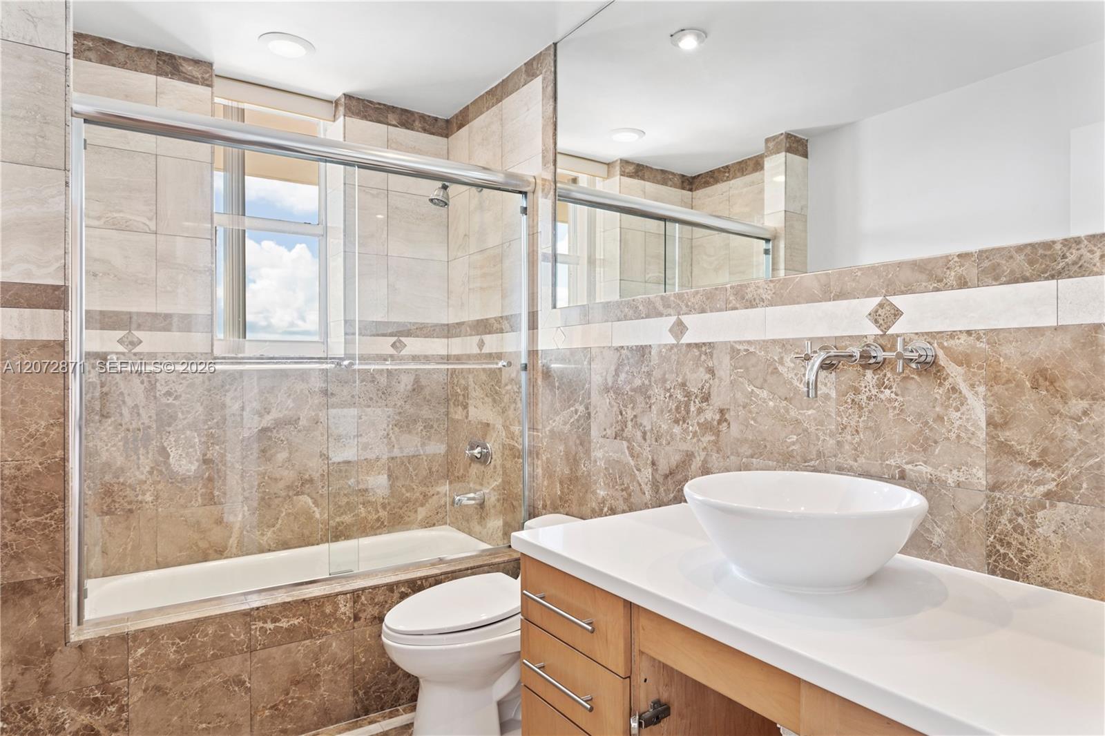 1000 Venetian Way Unit: 301/303