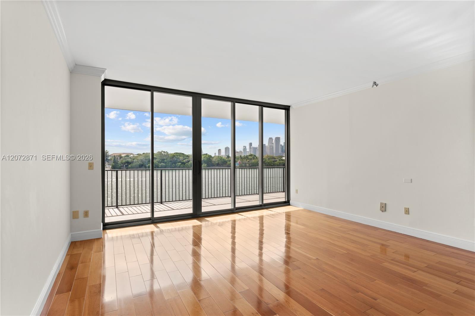 1000 Venetian Way Unit: 301/303