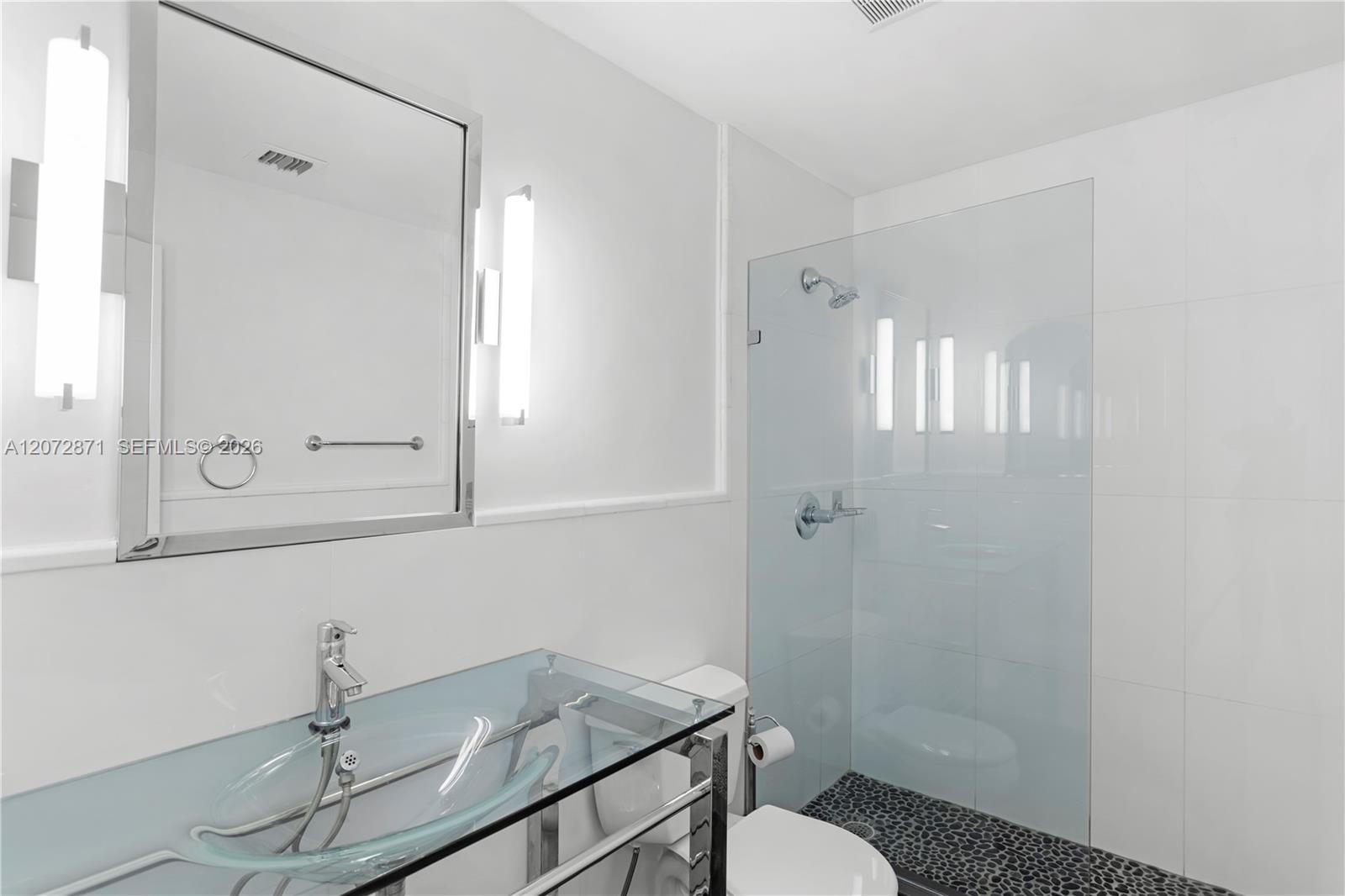 1000 Venetian Way Unit: 301/303