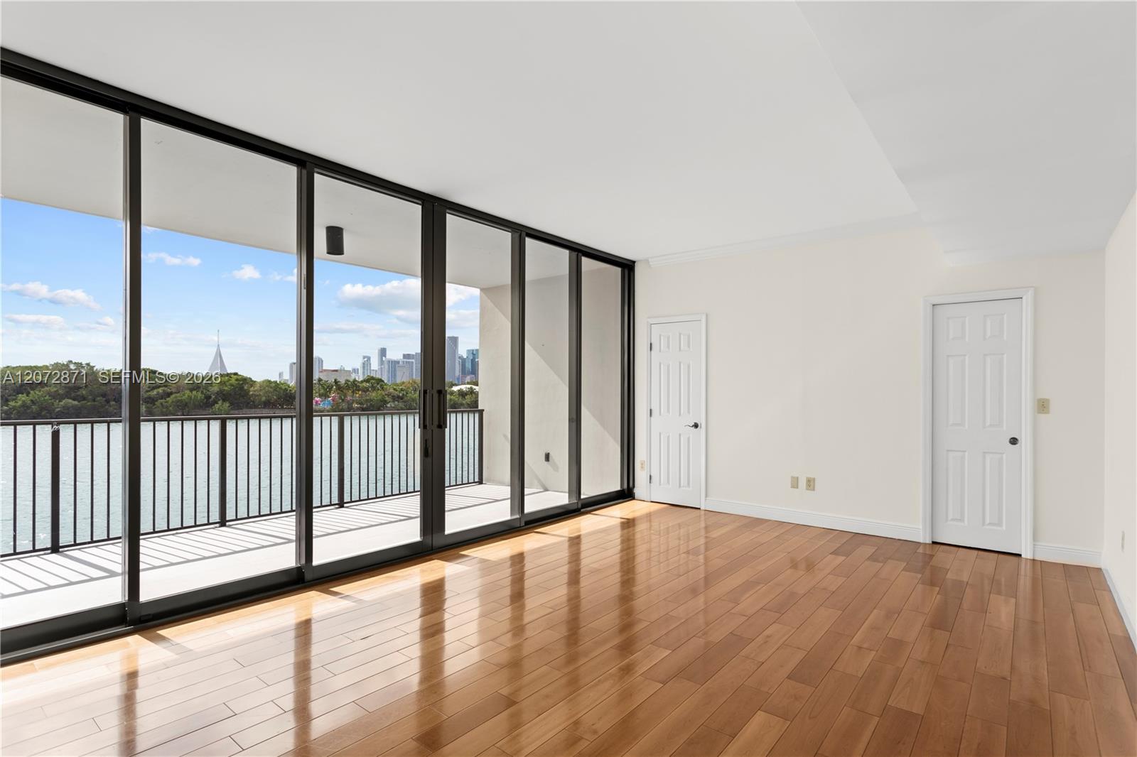 1000 Venetian Way Unit: 301/303