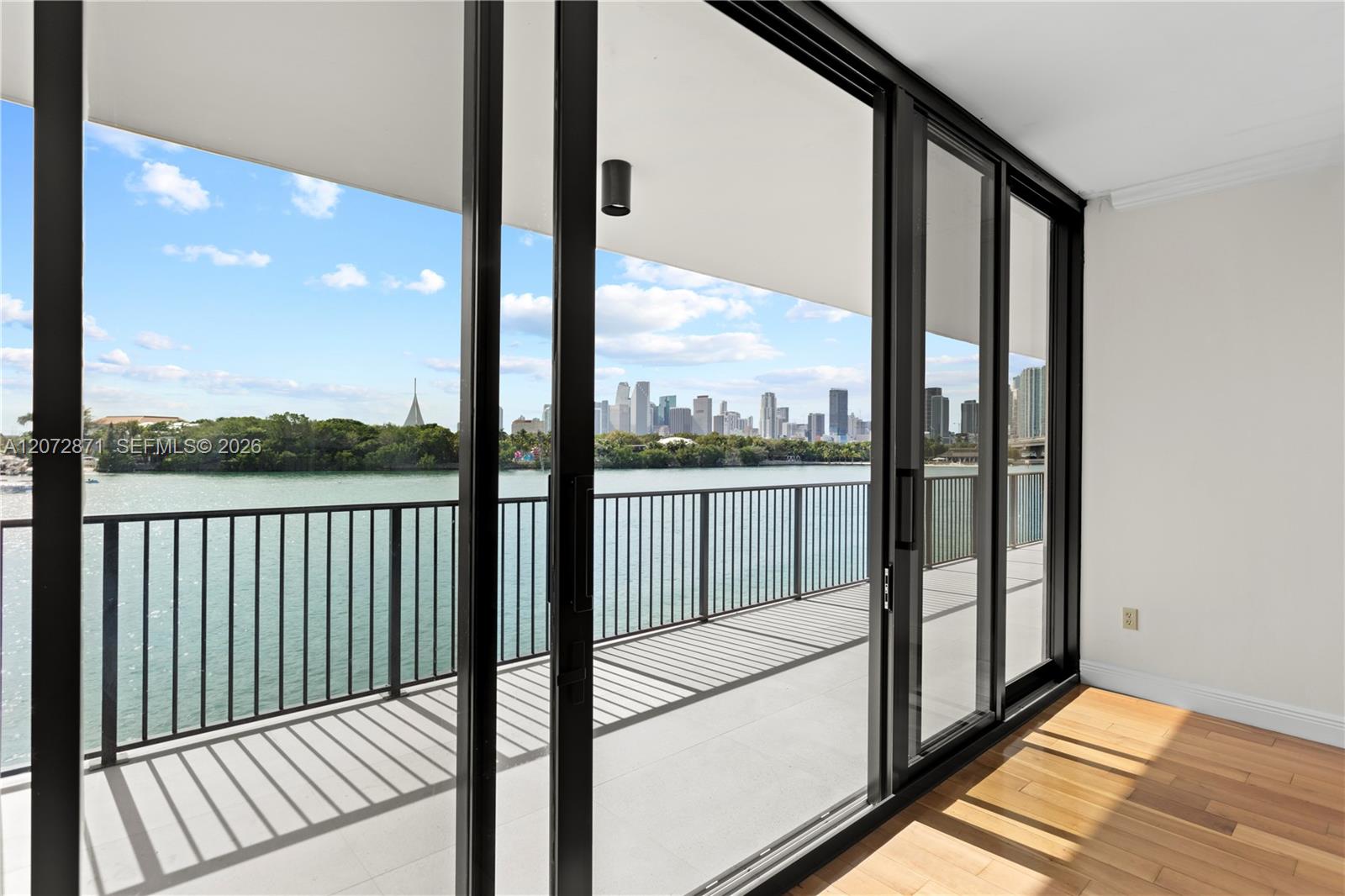 1000 Venetian Way Unit: 301/303