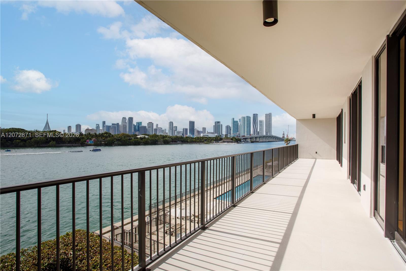 1000 Venetian Way Unit: 301/303