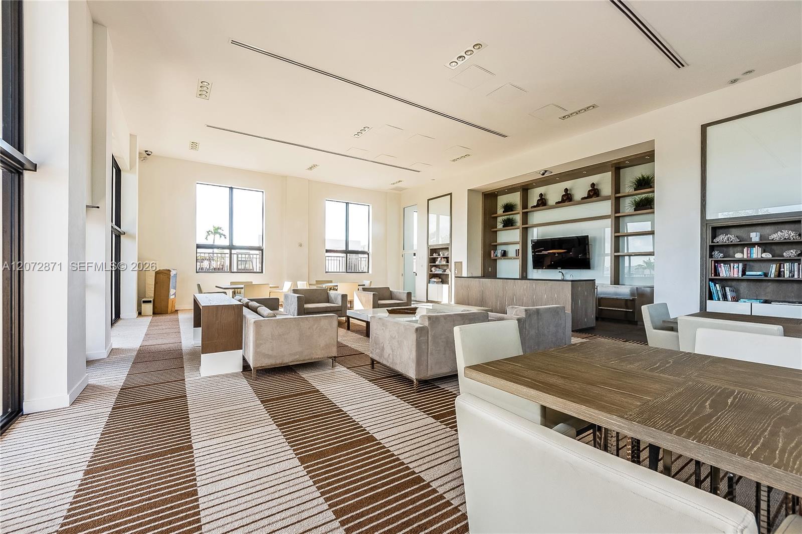 1000 Venetian Way Unit: 301/303