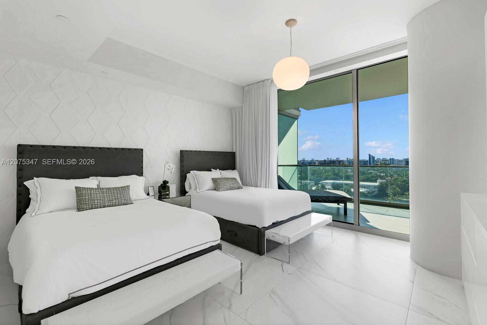 10201 Collins Ave # 907