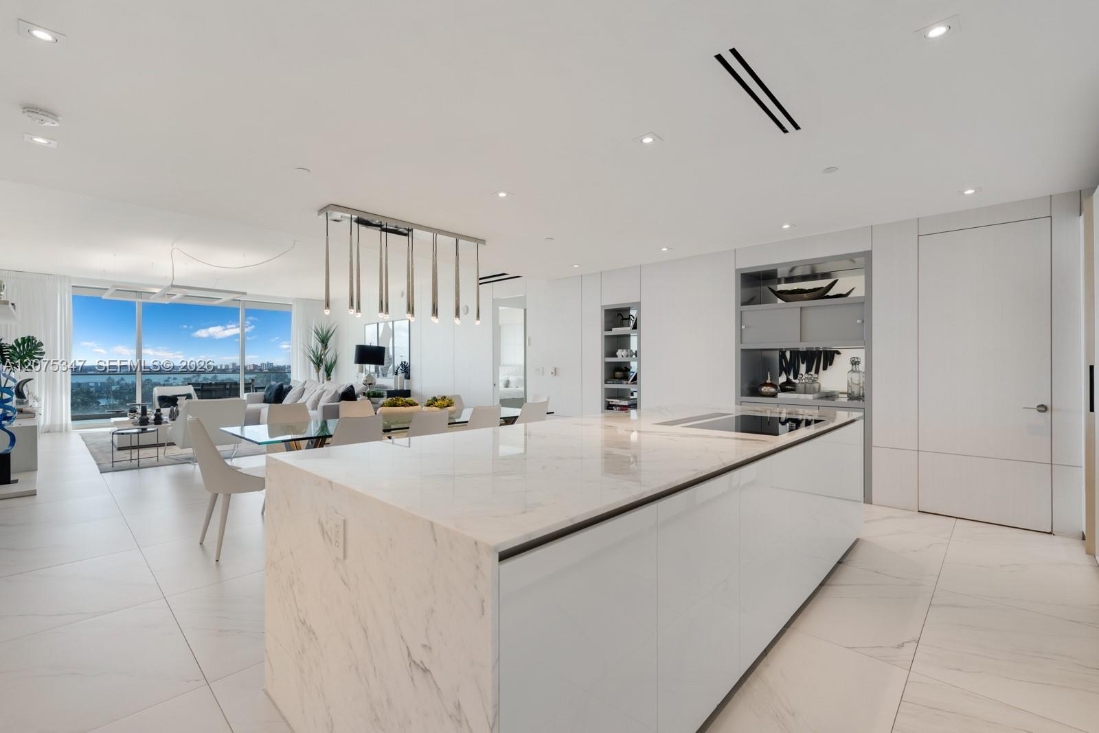 10201 Collins Ave # 907