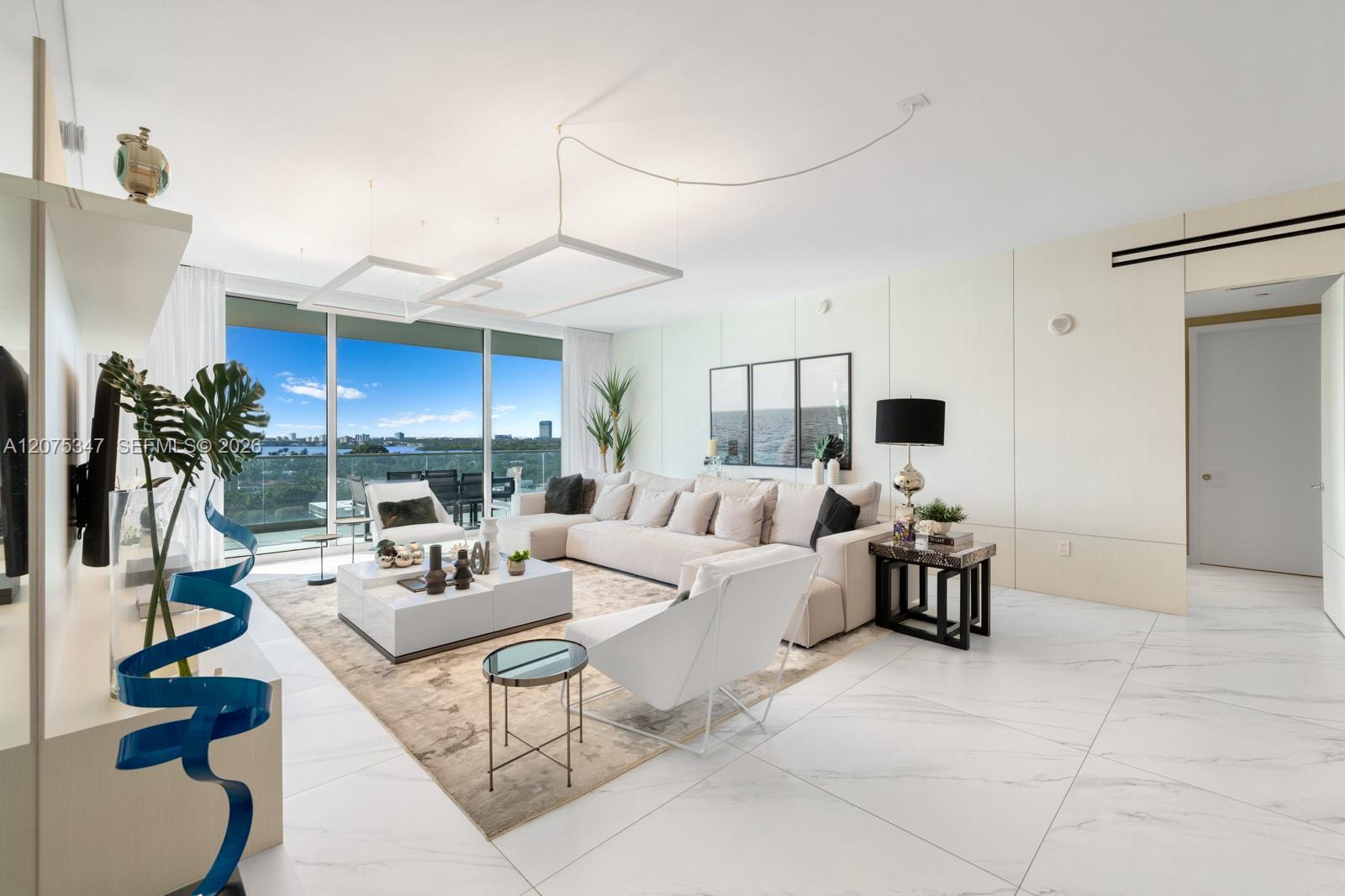 10201 Collins Ave # 907