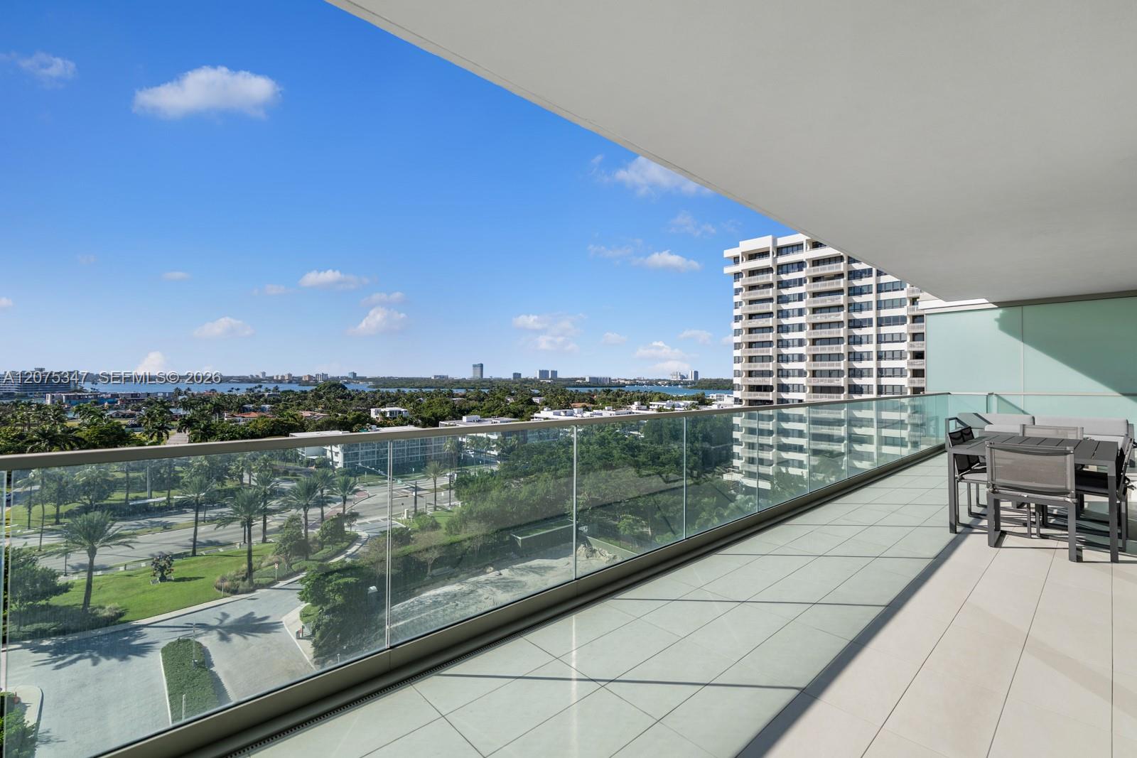 10201 Collins Ave # 907