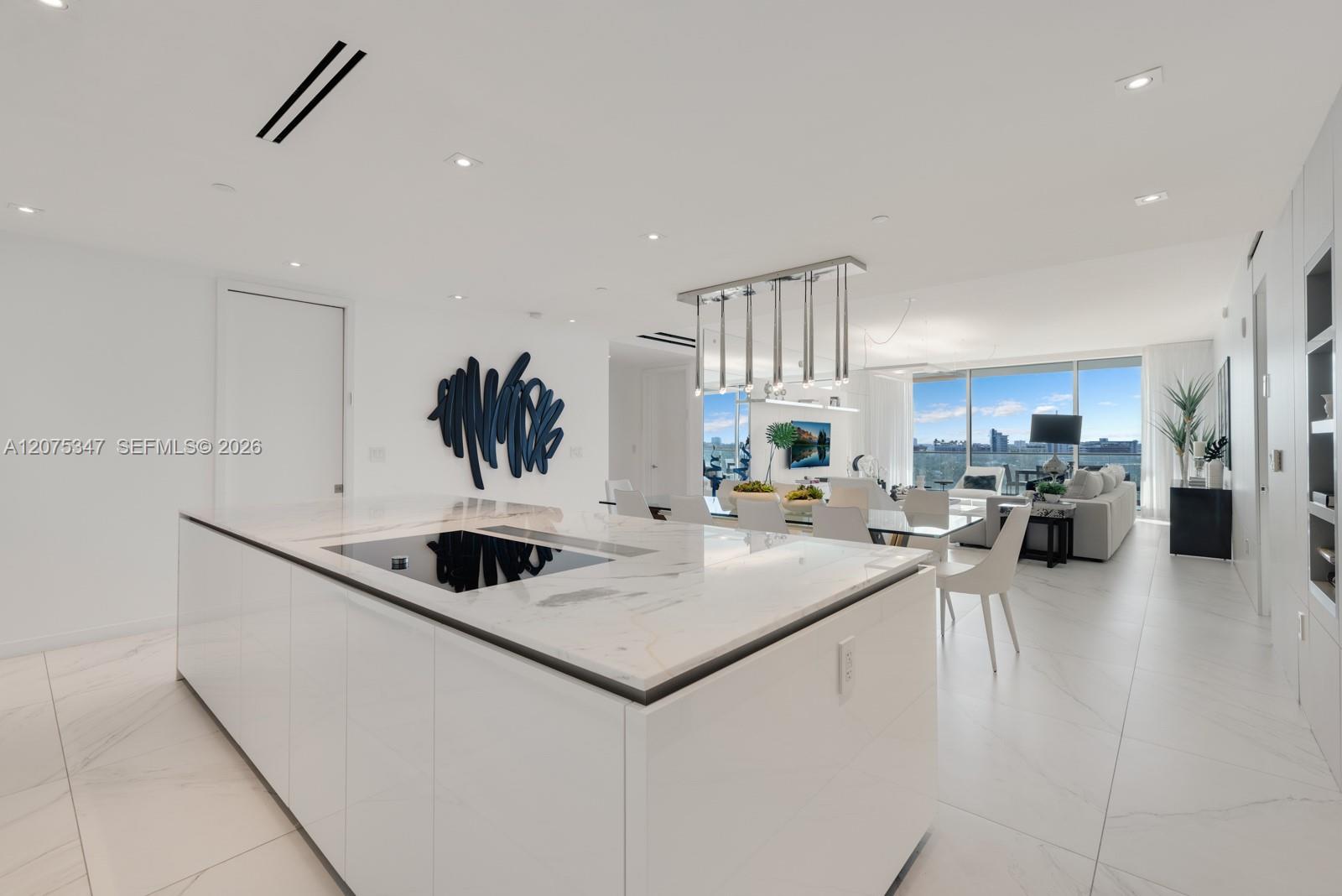 10201 Collins Ave # 907