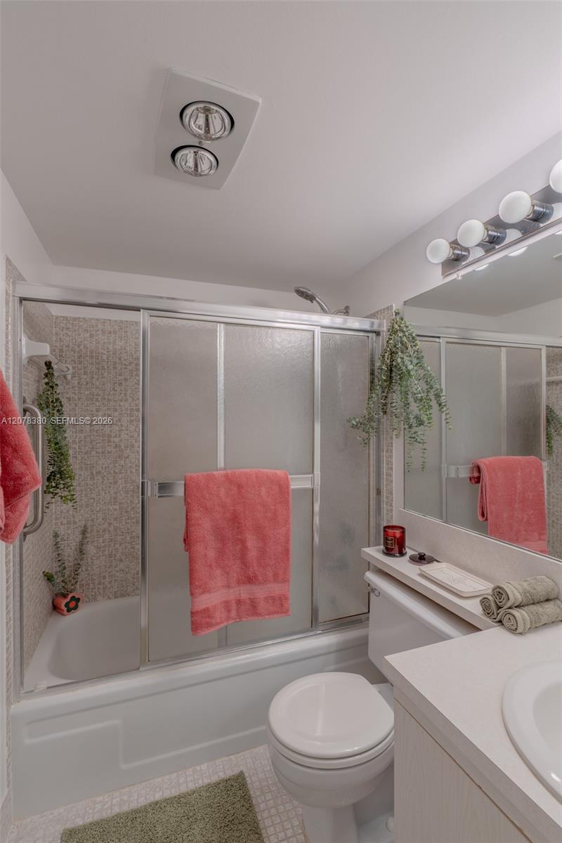 2052 E Harwood E # 2052