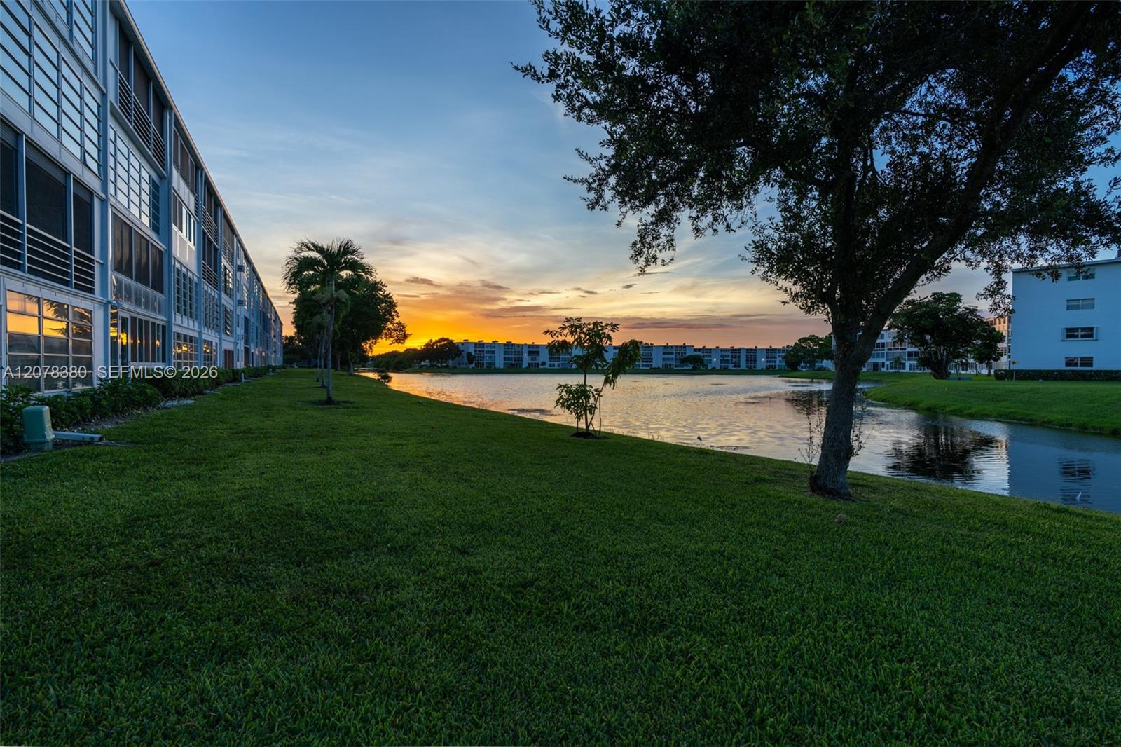2052 E Harwood E # 2052