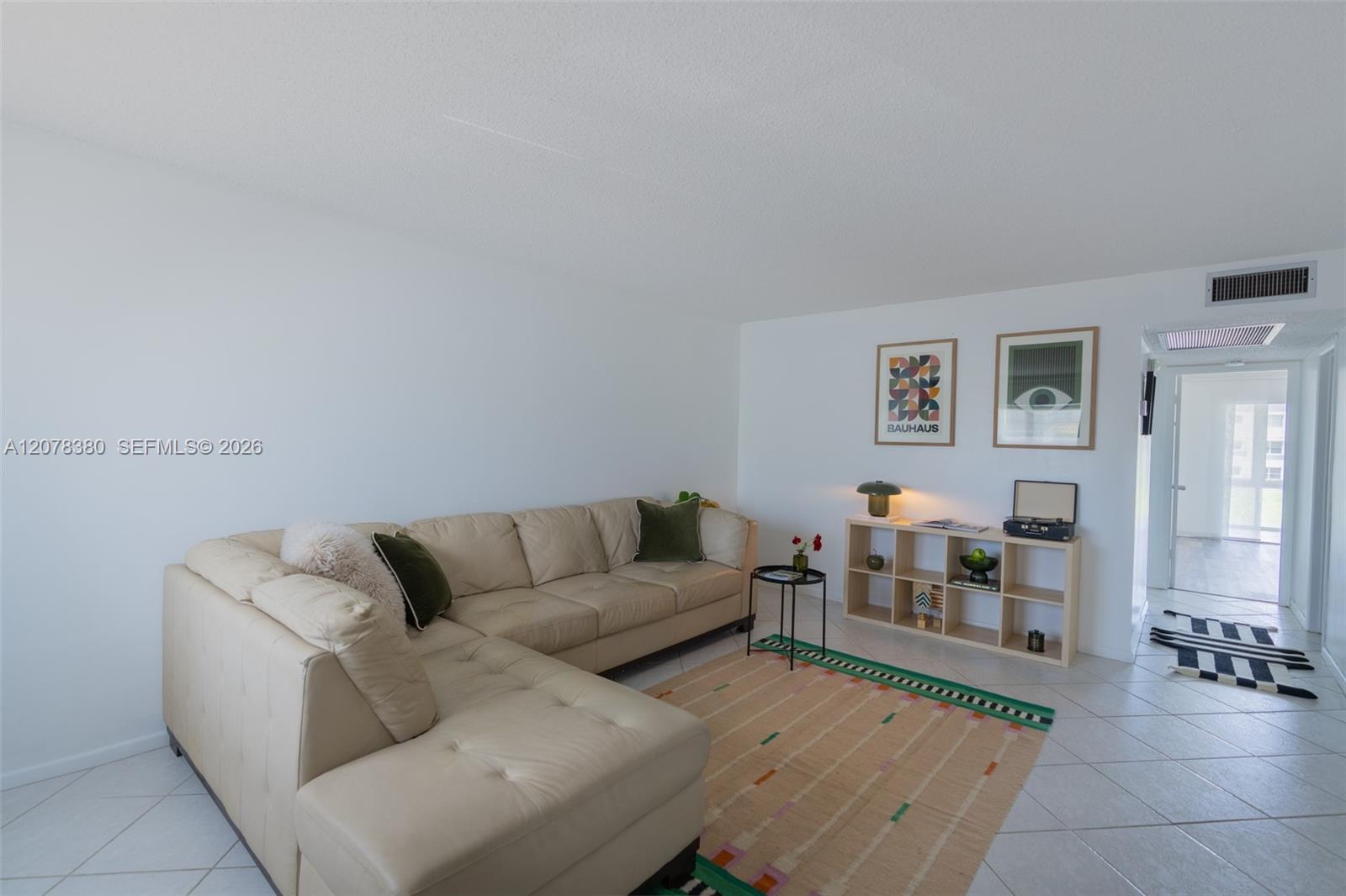 2052 E Harwood E # 2052