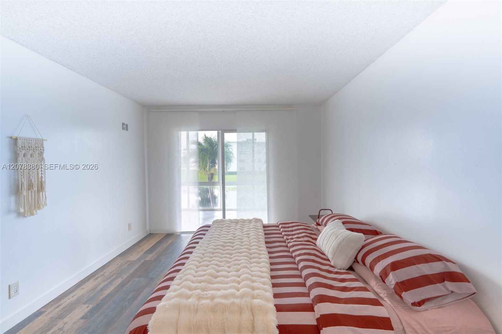 2052 E Harwood E # 2052