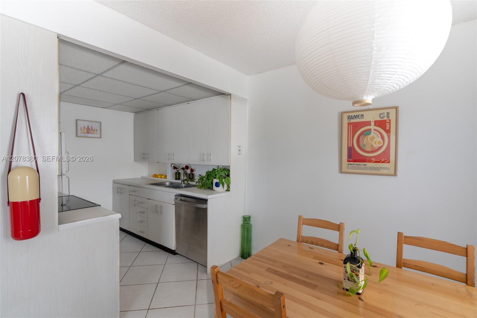 2052 E Harwood E # 2052