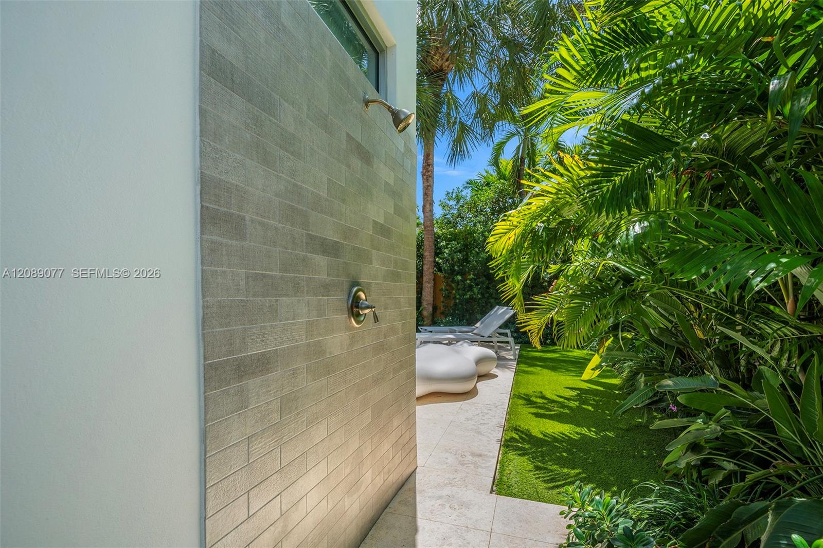 110 Venetian Way