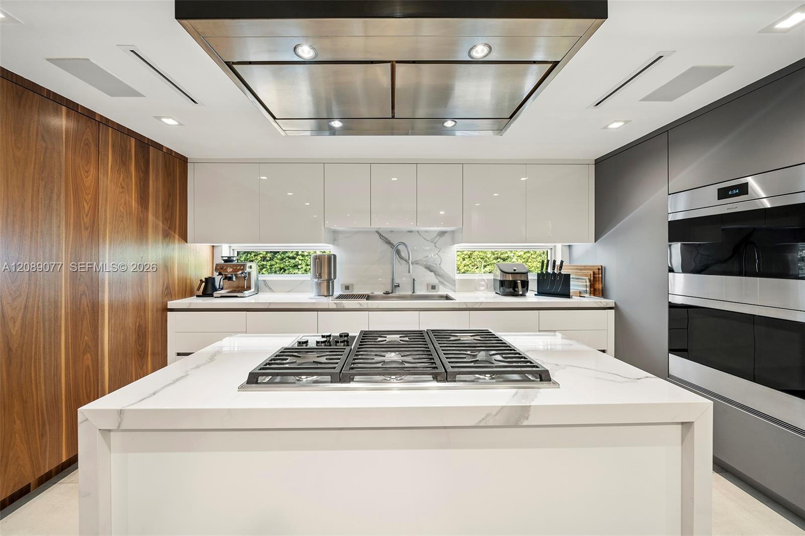 110 Venetian Way