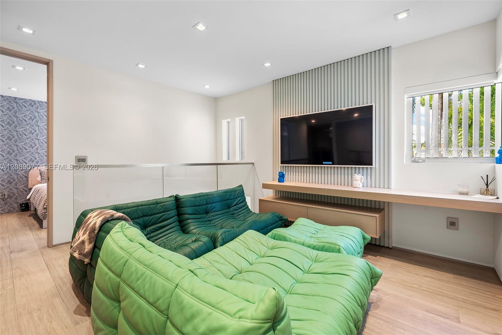 110 Venetian Way