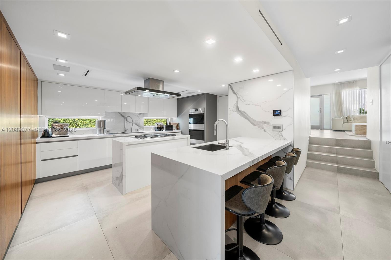 110 Venetian Way