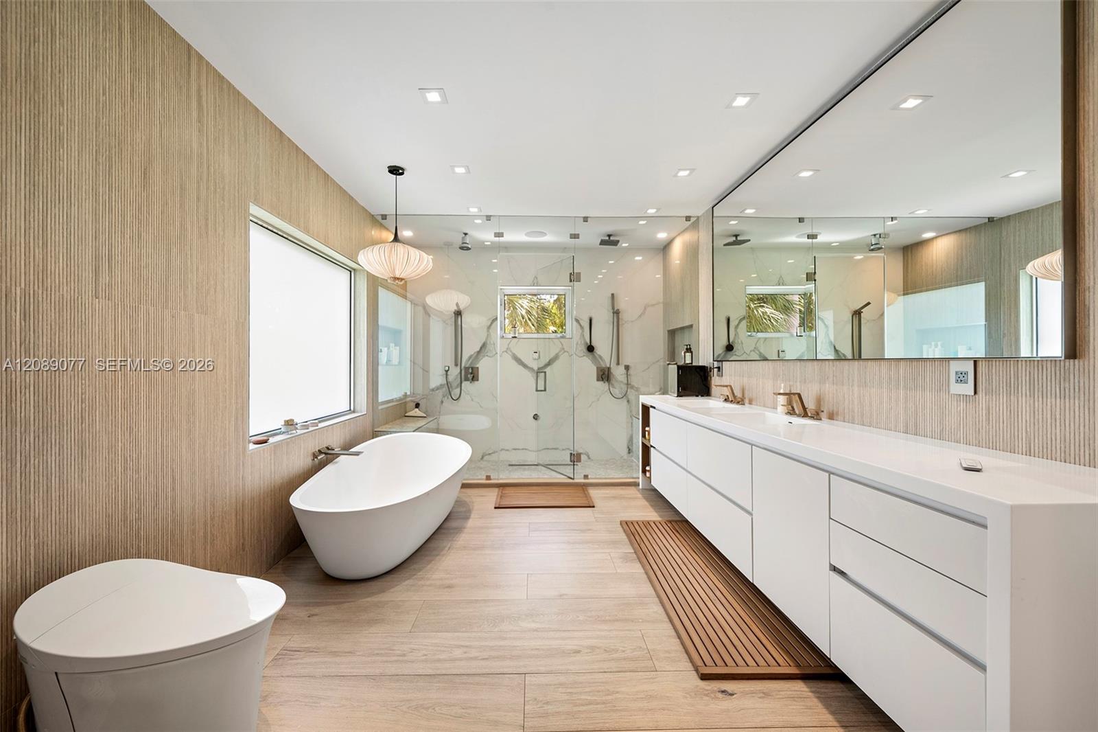 110 Venetian Way