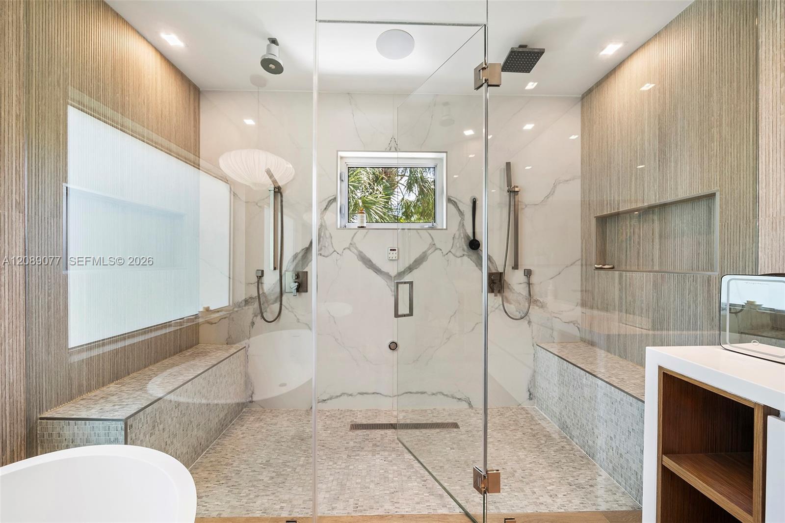 110 Venetian Way