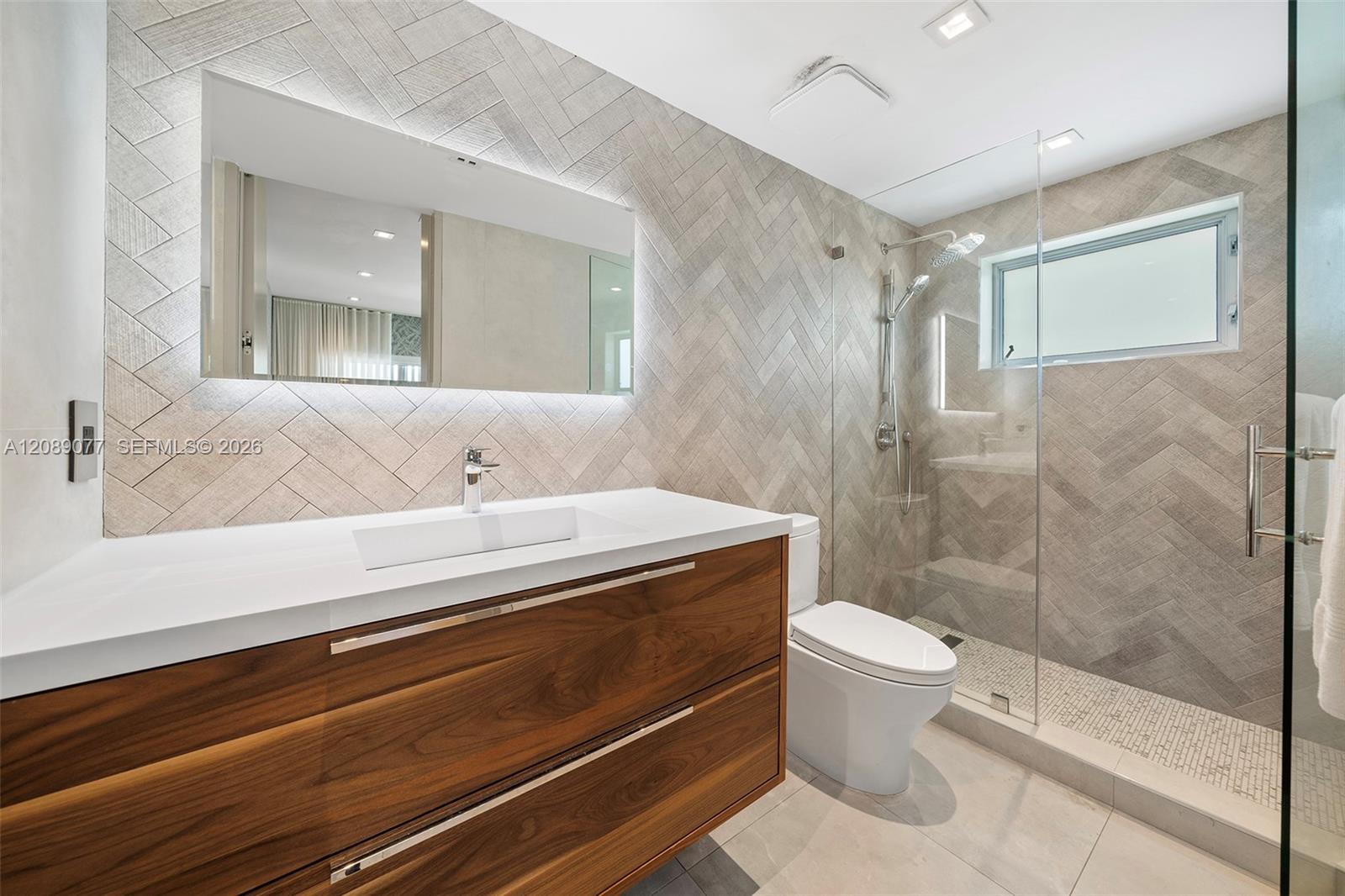 110 Venetian Way