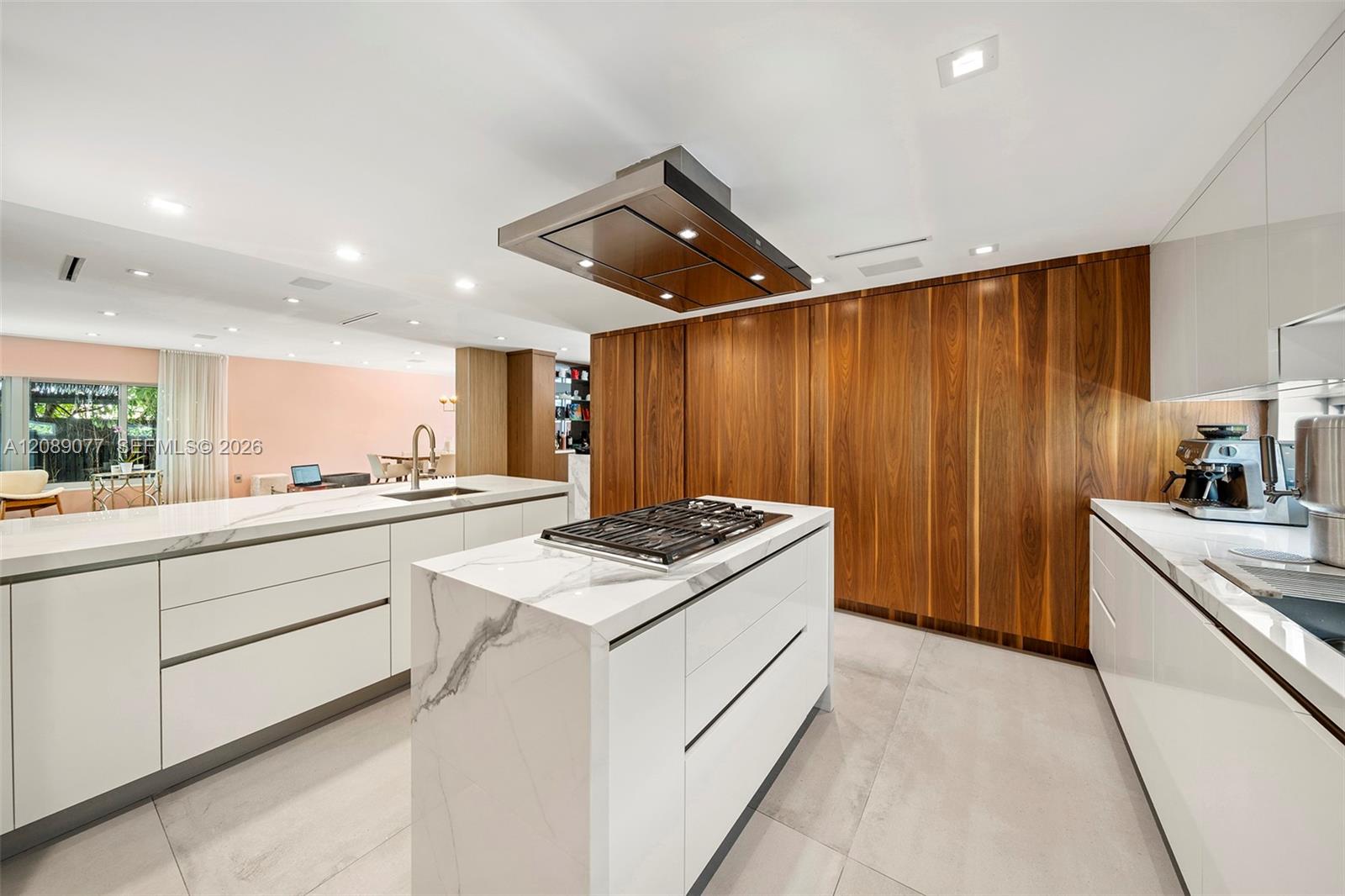 110 Venetian Way