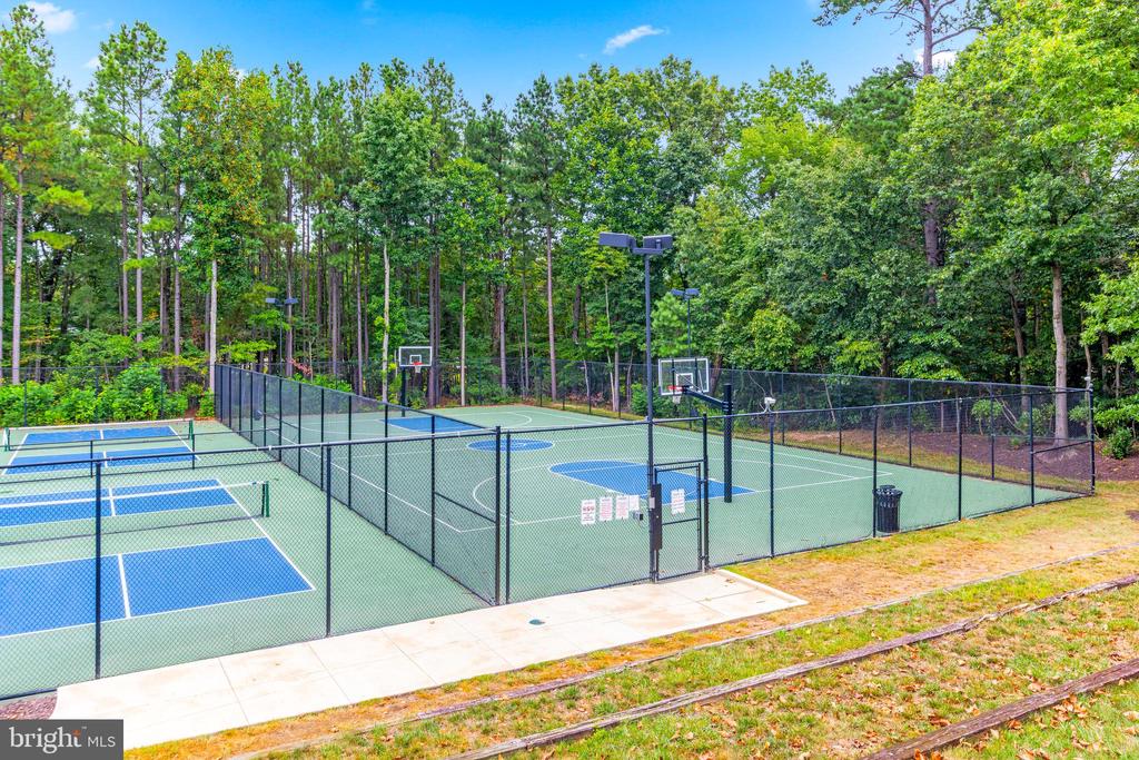 3523 PINEY WOODS PLACE G203